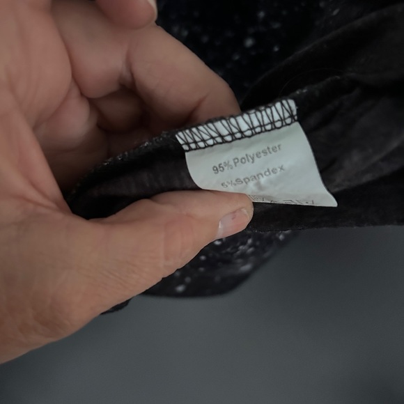 Women’s T-Shirt Cow Print Size Small - Picture 3 of 3